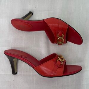 Anne Klein Red Heels with Gold Chain Size 8.5